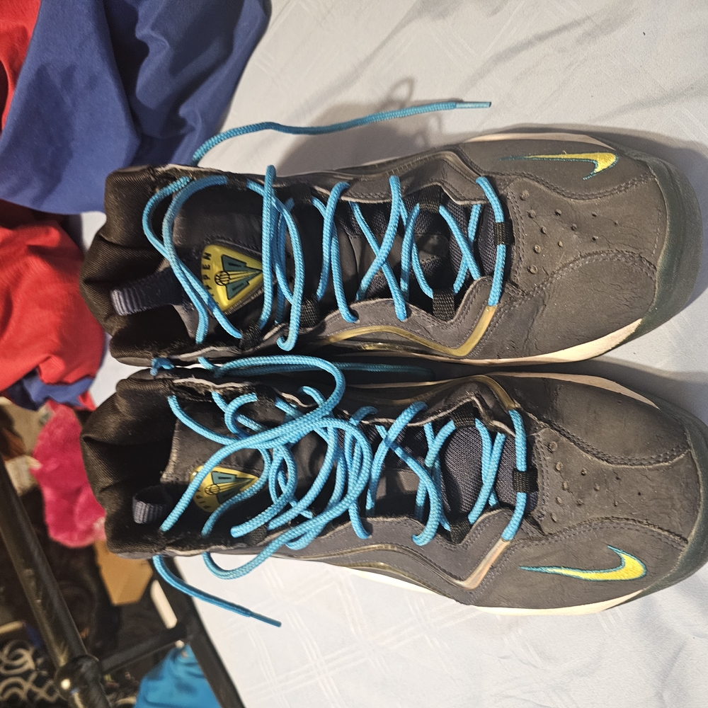 Nike Men's Black Athletic Shoes with Blue Laces and Yellow Accents